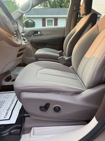 2017 Chrysler Pacifica Touring