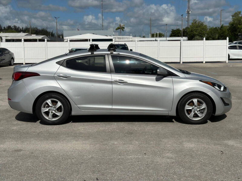 2015 Hyundai Elantra SE