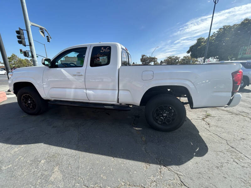 2019 Toyota Tacoma SR