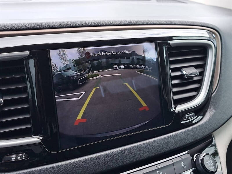 2019 Chrysler Pacifica Touring L