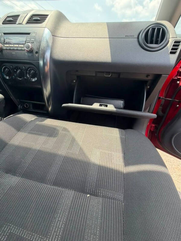 2012 Suzuki SX4 LE