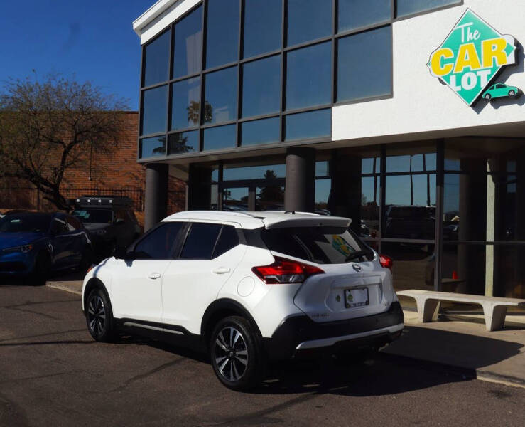 2020 Nissan Kicks SR