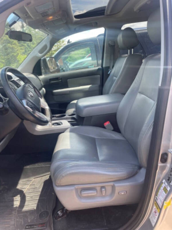 2016 Toyota Sequoia SR5
