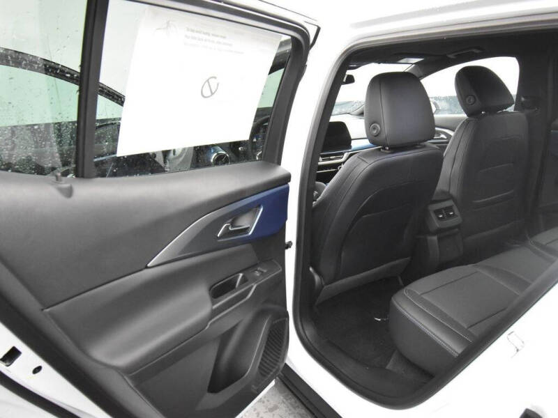 2026 Chevrolet Equinox EV LT 2