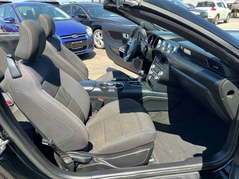 2017 Ford Mustang V6