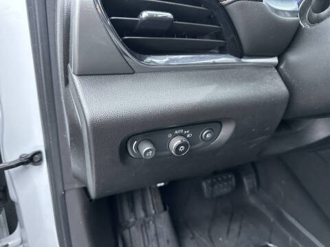 2020 Chevrolet Traverse LT Cloth