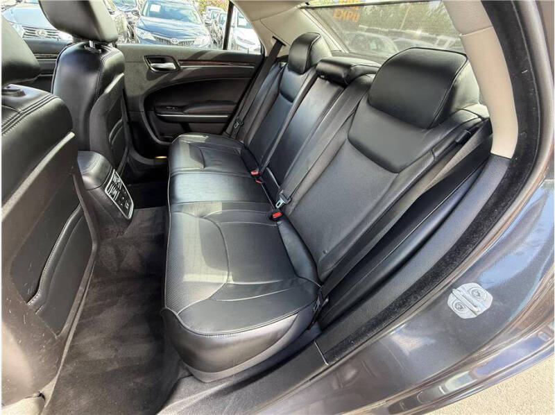 2016 Chrysler 300 C