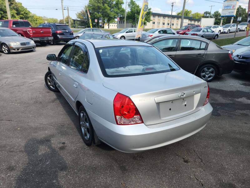 2005 Hyundai Elantra GLS photo 9