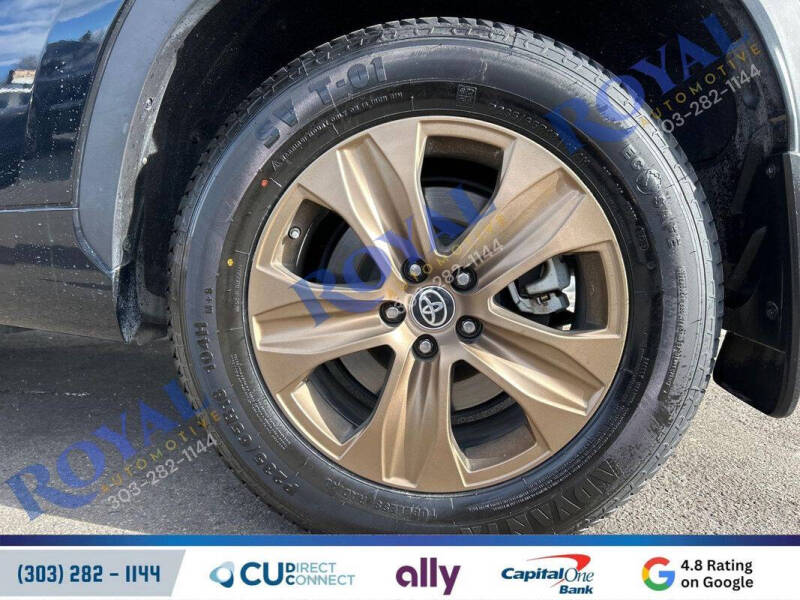 2023 Toyota Highlander Hybrid Bronze Edition