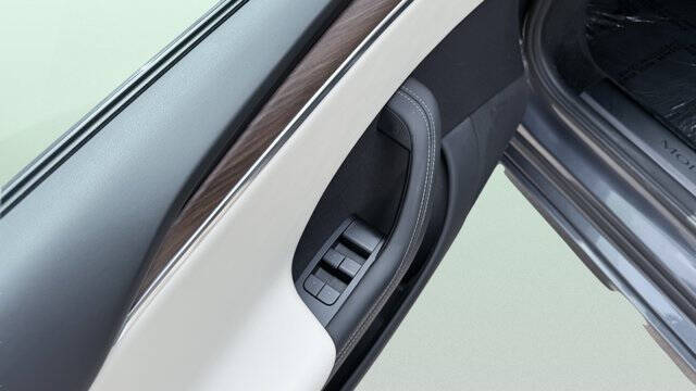 2023 Tesla Model S Standard Range