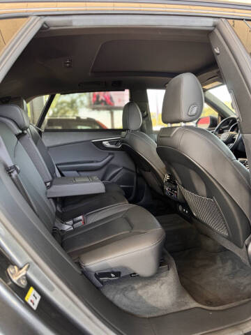 2019 Audi Q8 quattro Prestige 55 TFSI