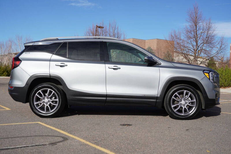 2023 GMC Terrain SLT