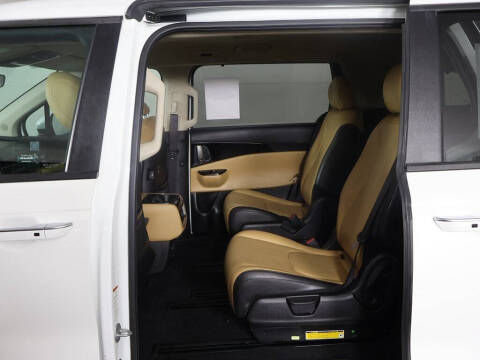 2023 Kia Carnival EX