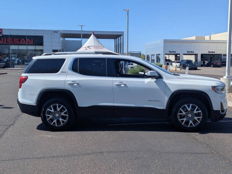 2023 GMC Acadia SLT