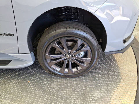 2025 Toyota Sienna XSE 7-Passenger