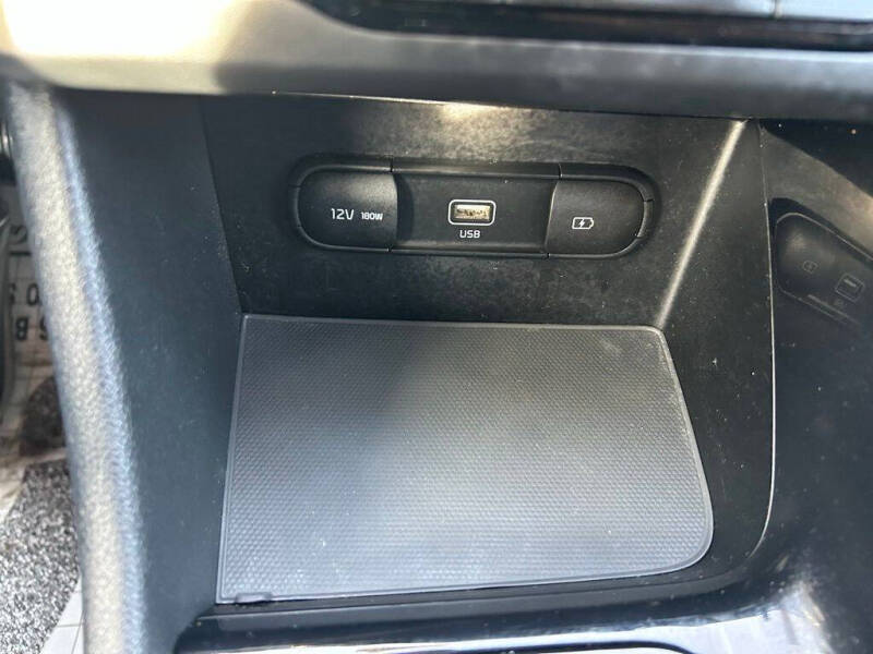 2022 Kia Niro Plug-In Hybrid LXS