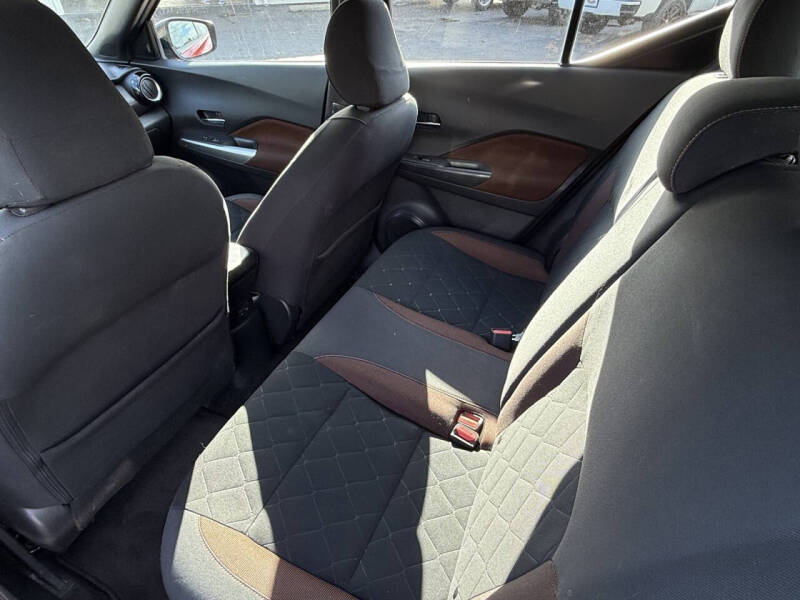 2019 Nissan Kicks SR