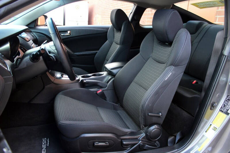 2012 Hyundai Genesis Coupe 2.0T Premium