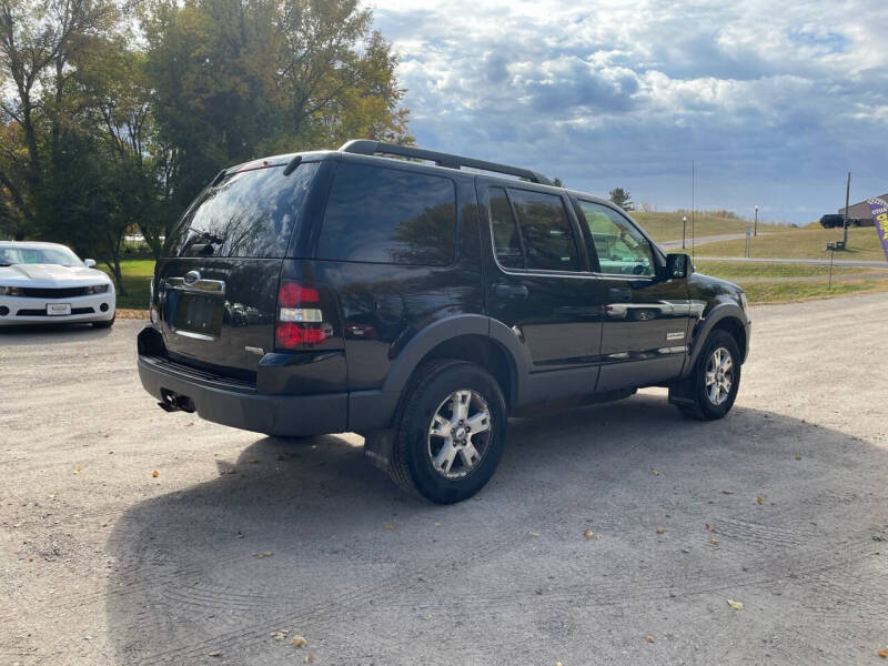 2006 Ford Explorer XLT photo 4