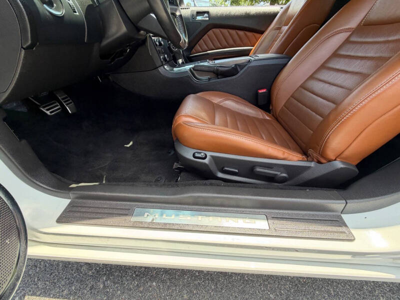 2014 Ford Mustang V6 Premium