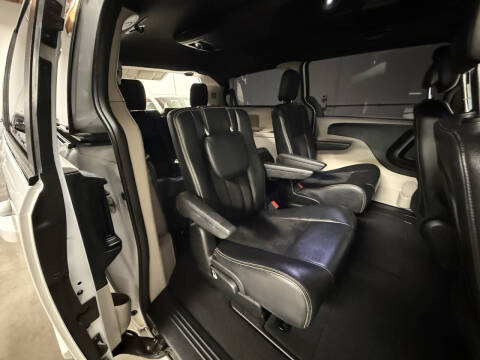 2014 Dodge Grand Caravan SXT 30th Anniversary