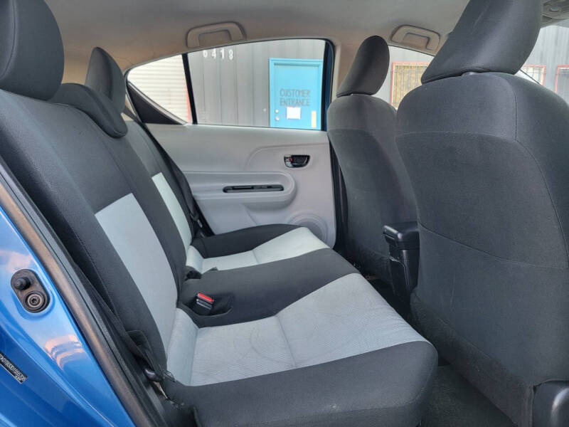 2013 Toyota Prius c Two