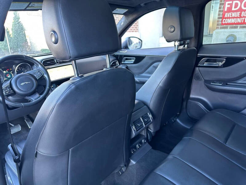 2019 Jaguar F-PACE 25t Premium