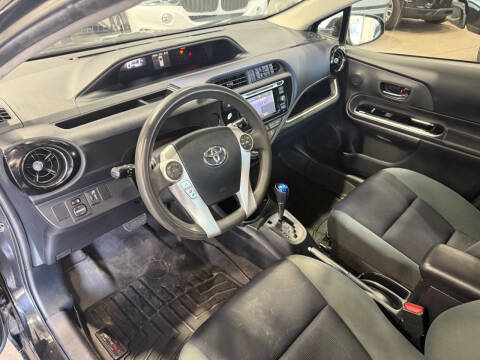 2016 Toyota Prius c One