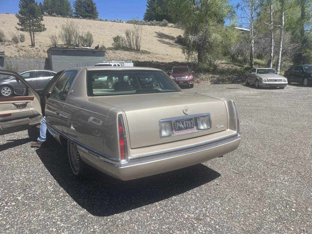 Gold 1994 Cadillac DeVille Base 4dr Sedan 4