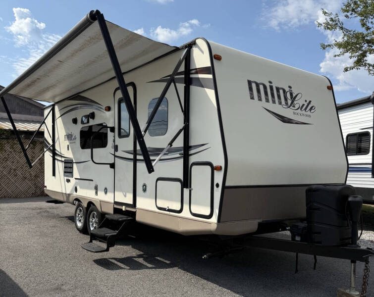 2016 Forest River 2504S