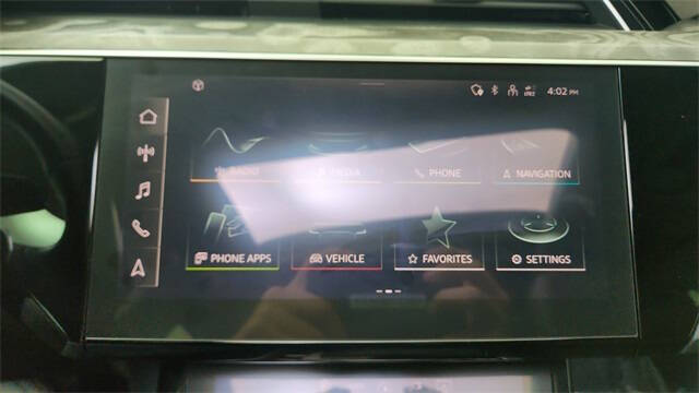 2022 Audi e-tron quattro Premium Plus