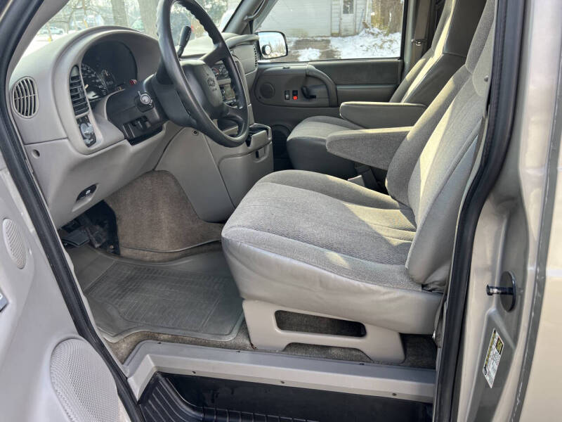 2005 Chevrolet Astro LS