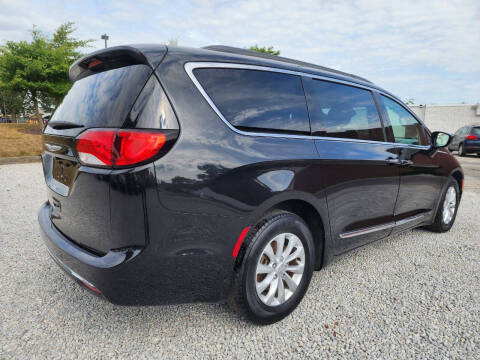 2017 Chrysler Pacifica Touring Plus
