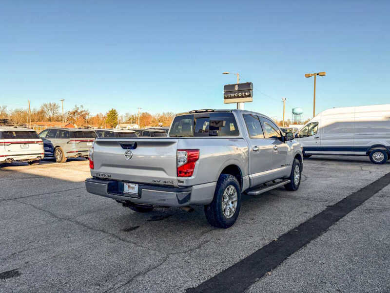 2018 Nissan Titan SV