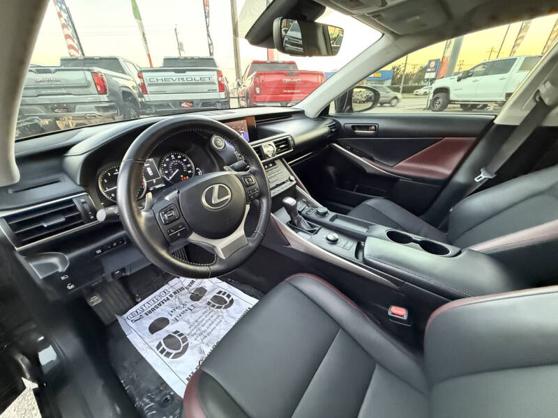2019 Lexus IS 300