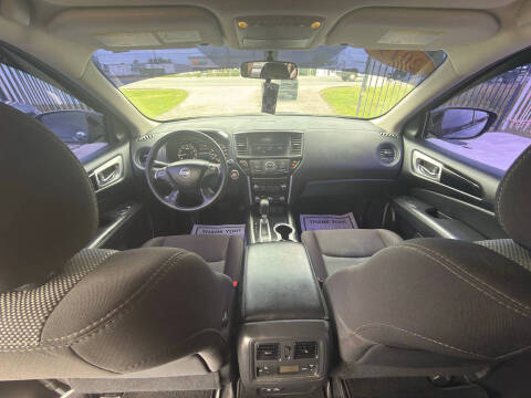 2019 Nissan Pathfinder SV