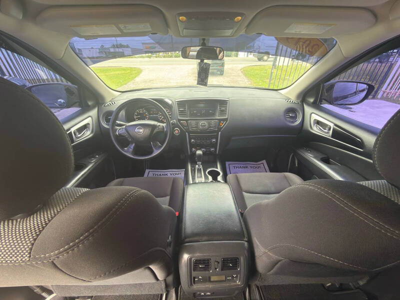 2019 Nissan Pathfinder SV