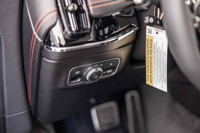 2026 Aston Martin DBX S