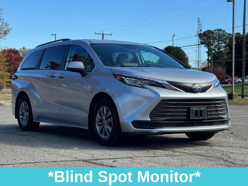 2021 Toyota Sienna LE 8-Passenger