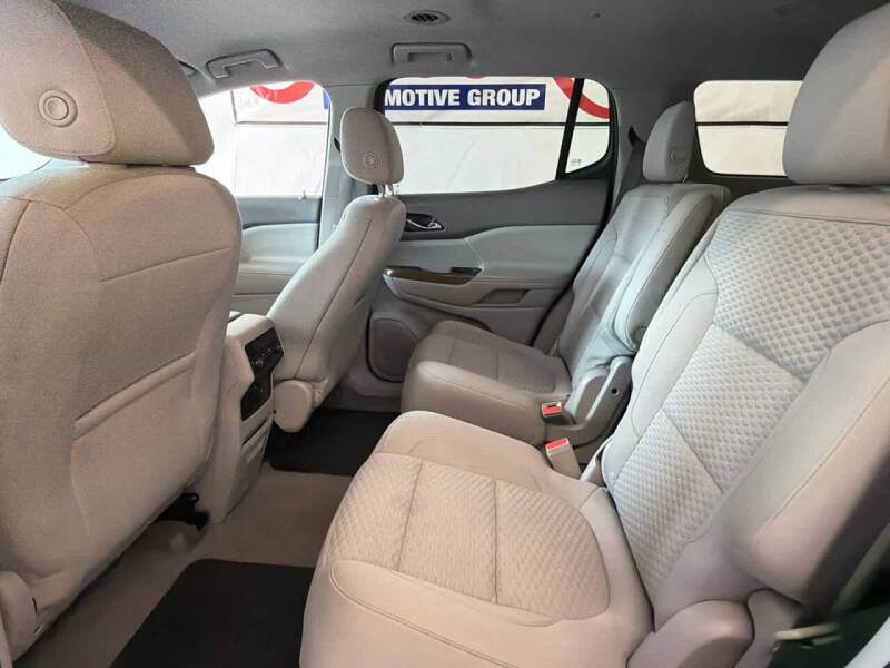 2017 GMC Acadia SLE-2