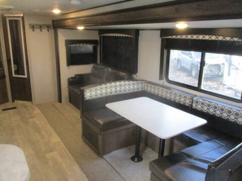 2021 Forest River Avenger 27DBS