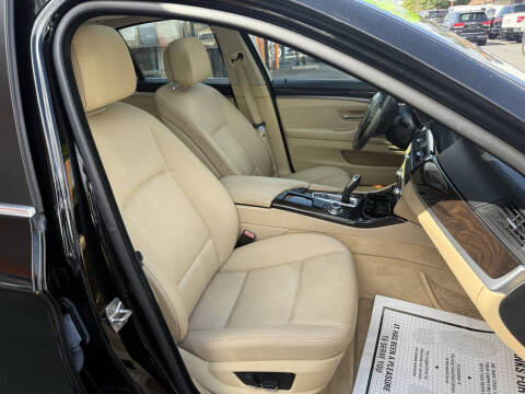 2012 BMW 5 Series 528i