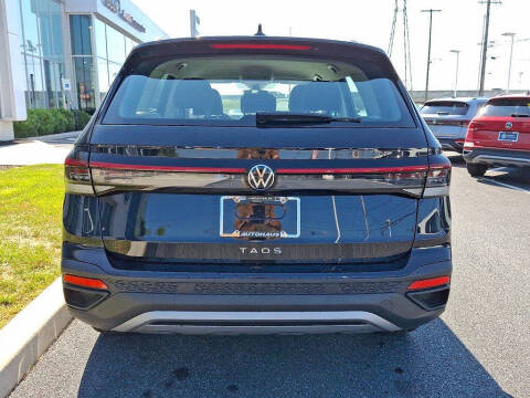 2025 Volkswagen Taos S