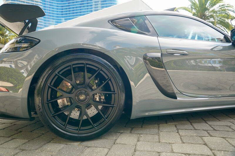 2024 Porsche 718 Cayman GT4 RS