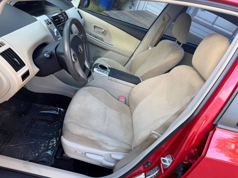 2012 Toyota Prius v Two