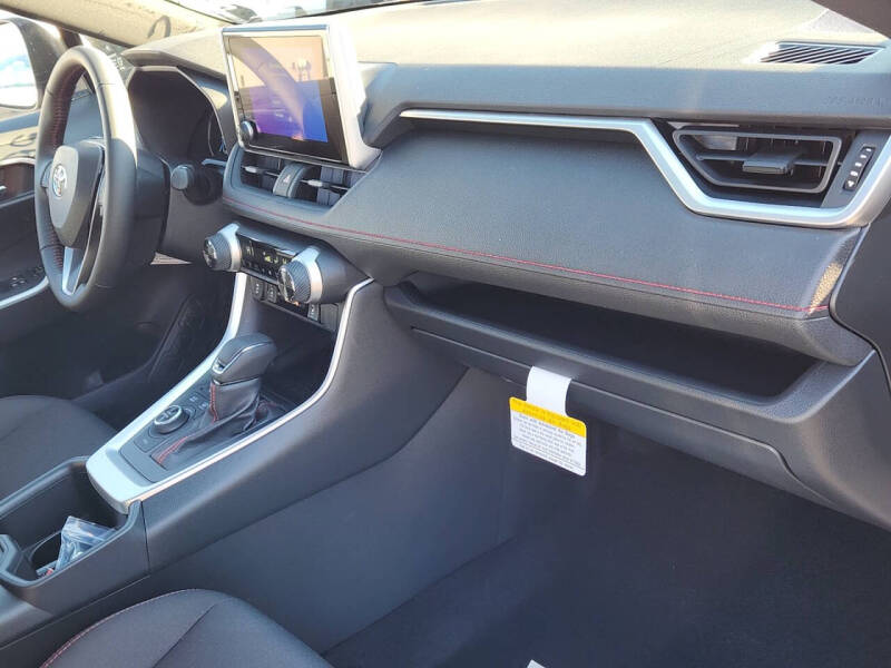 2025 Toyota RAV4 Plug-in Hybrid SE