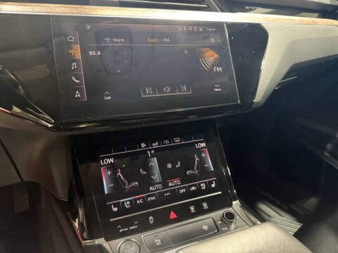 2019 Audi e-tron quattro Premium Plus