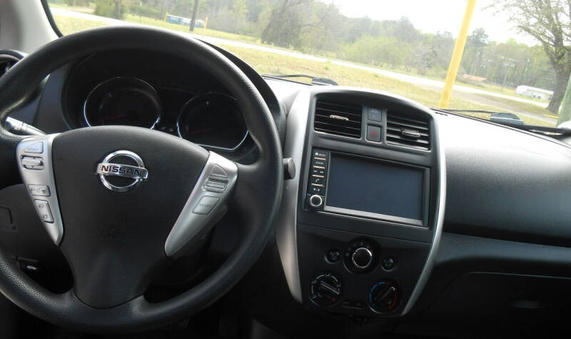 2019 Nissan Versa S Plus