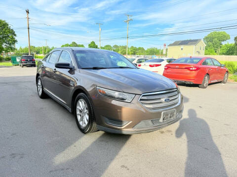 2015 Ford Taurus SE