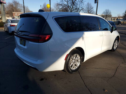 2024 Chrysler Pacifica Touring L